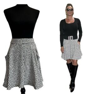 Zara white black printed A-line skater circle mini skirt Sz M pockets flowy